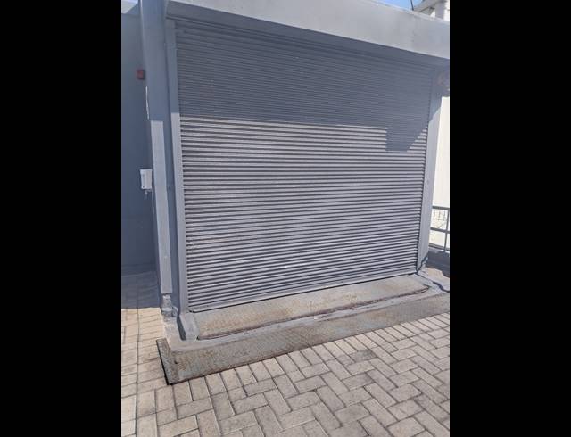 824M² SHOWROOM FOR SALE IN GLENLILLY